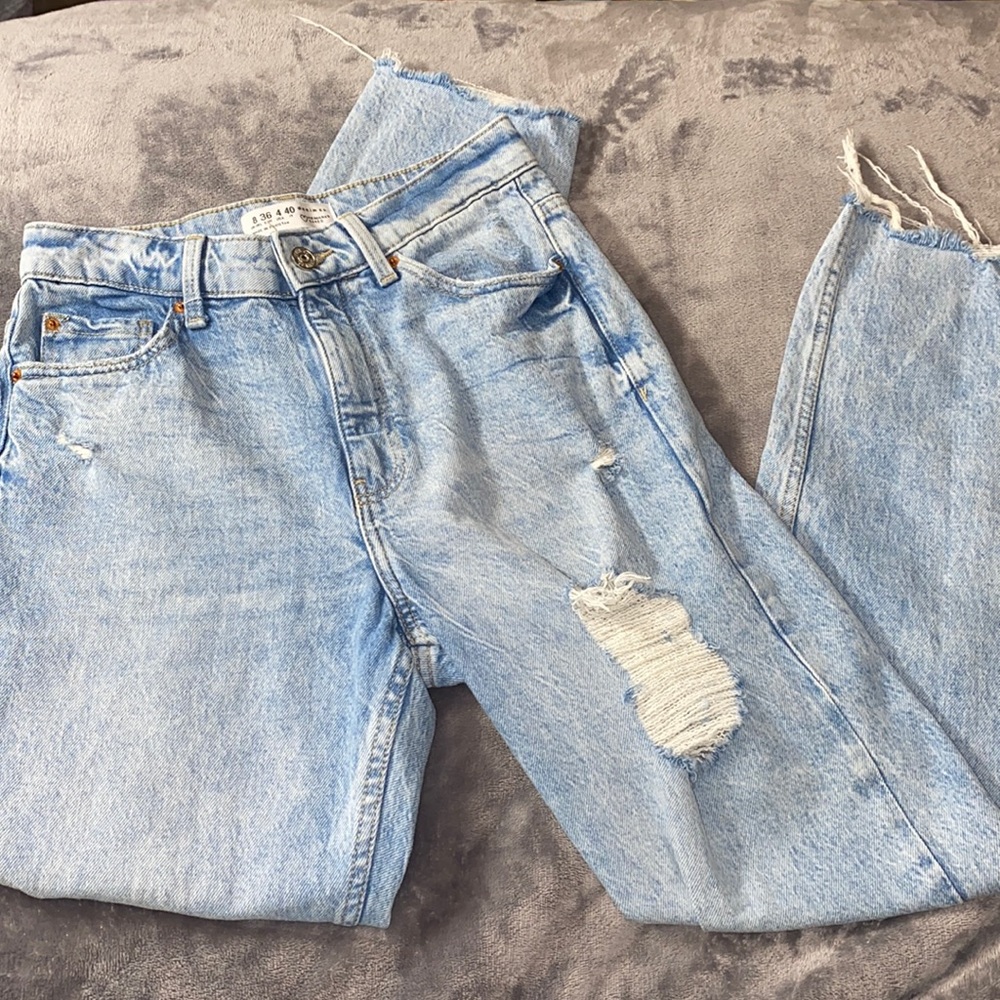 Light wash mom jeans